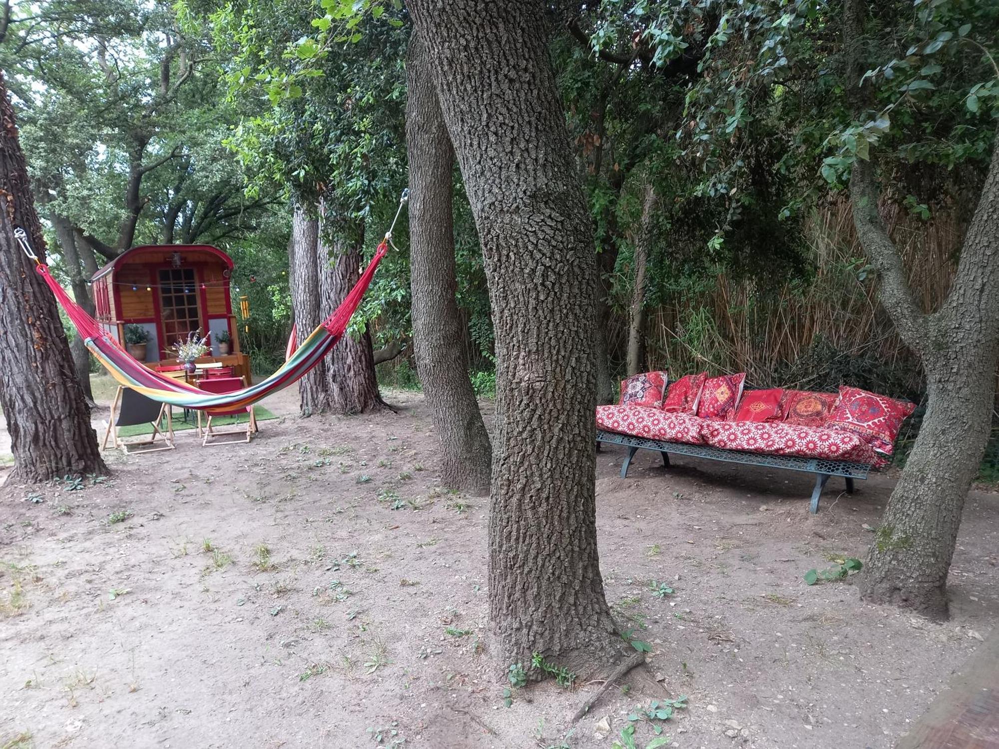 La Roulotte Du Petit Paradis Saint-Rémy-de-Provence Kültér fotó
