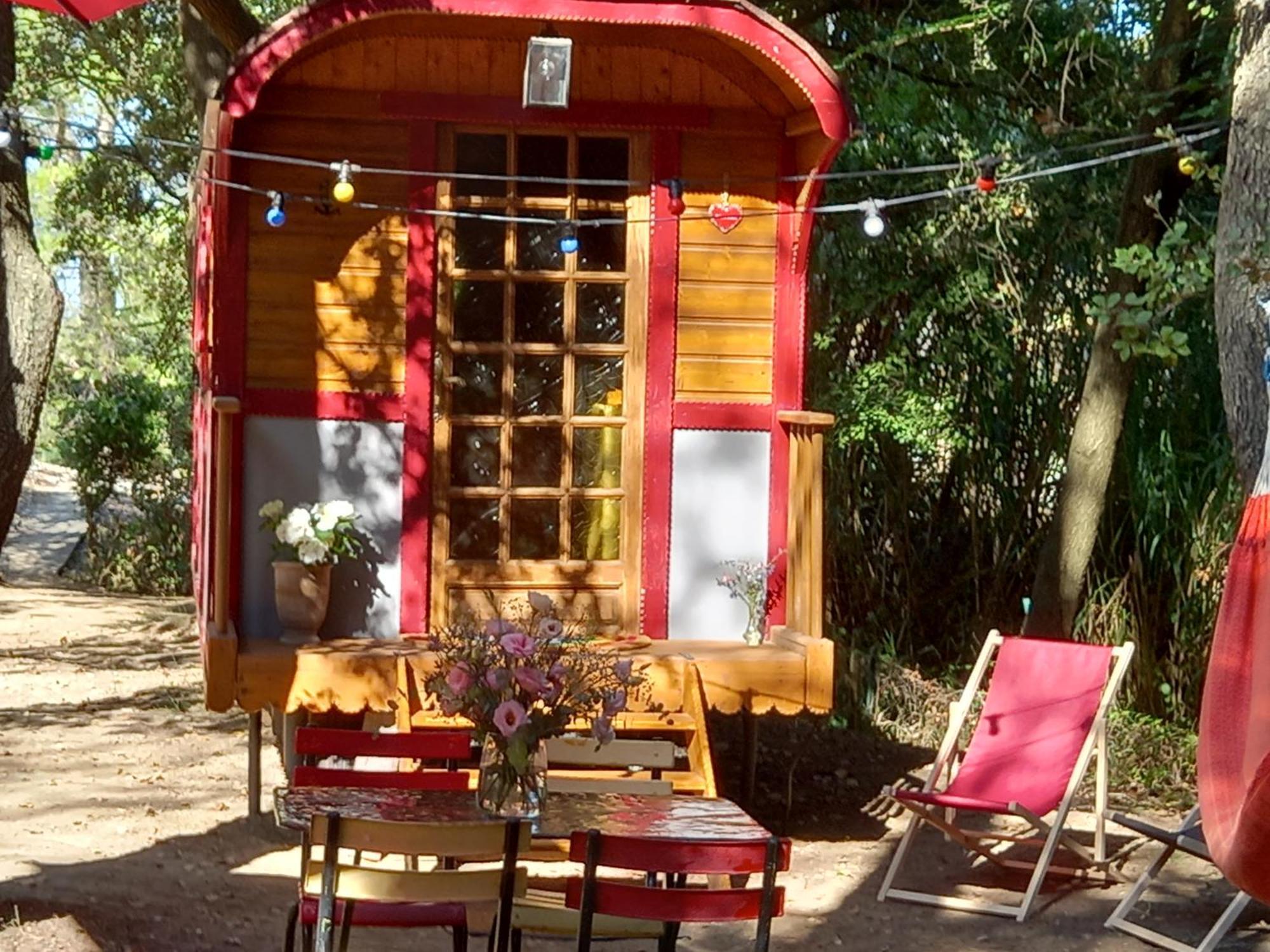 La Roulotte Du Petit Paradis Saint-Rémy-de-Provence Kültér fotó